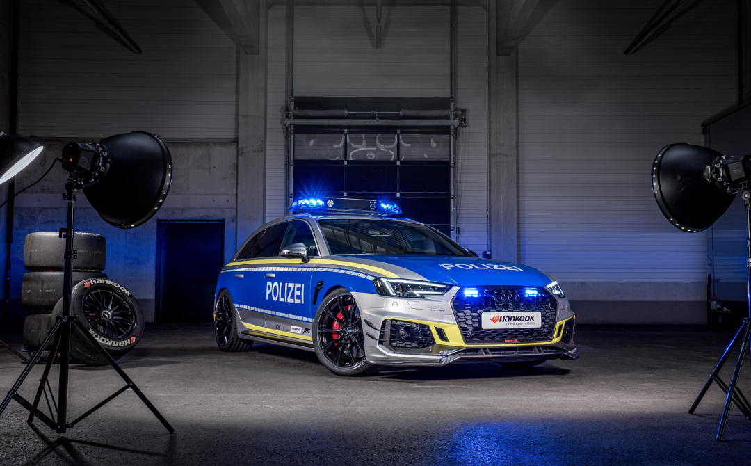 SMALL_ABT_RS4-R_police_Tune_it_Safe_10